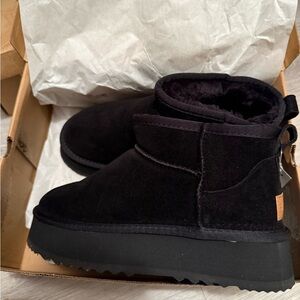 Ugg style platform boots